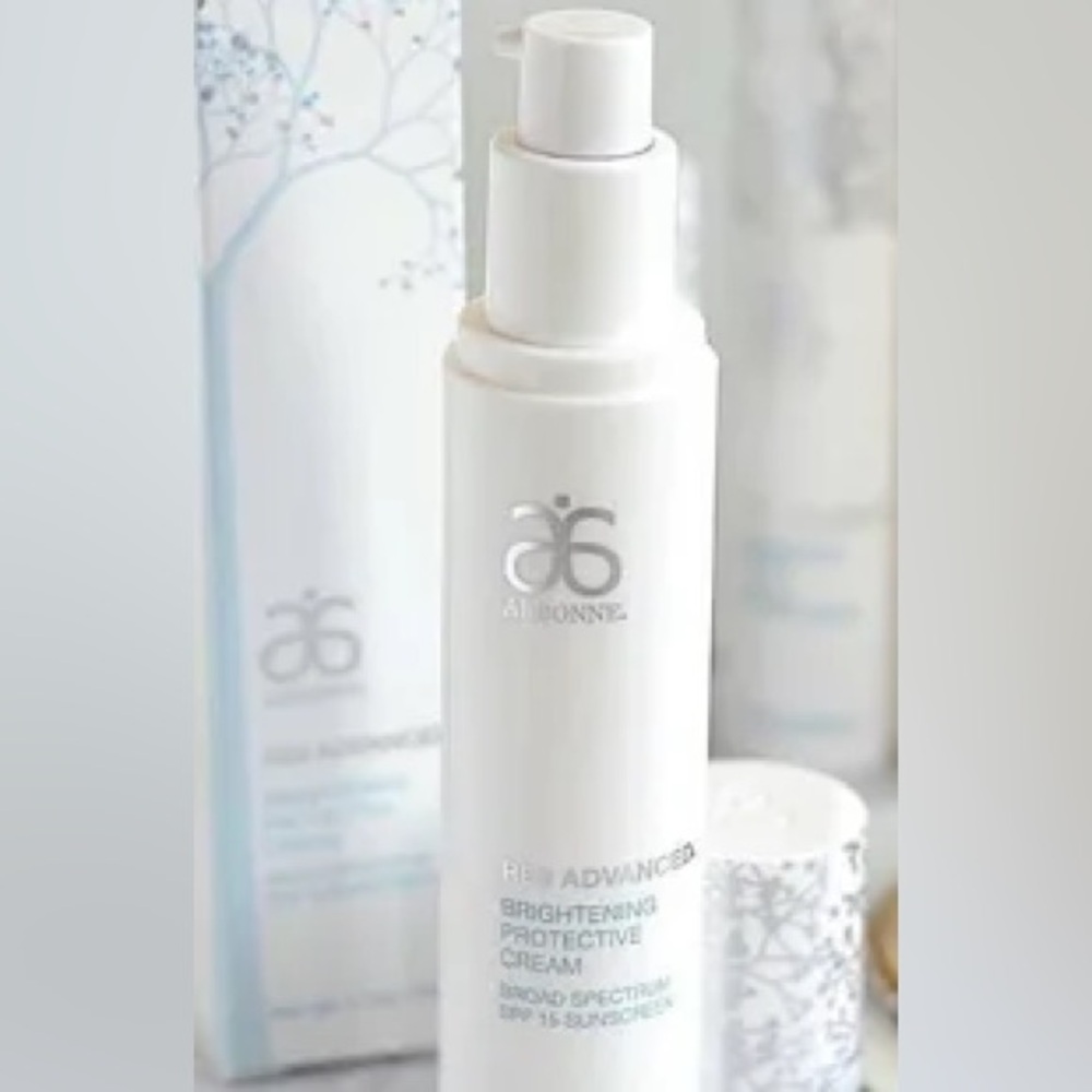 Arbonne Re9 Advanced Brightening Protective Cream nib